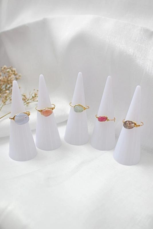 Gylden Fingerring med Krystal - 