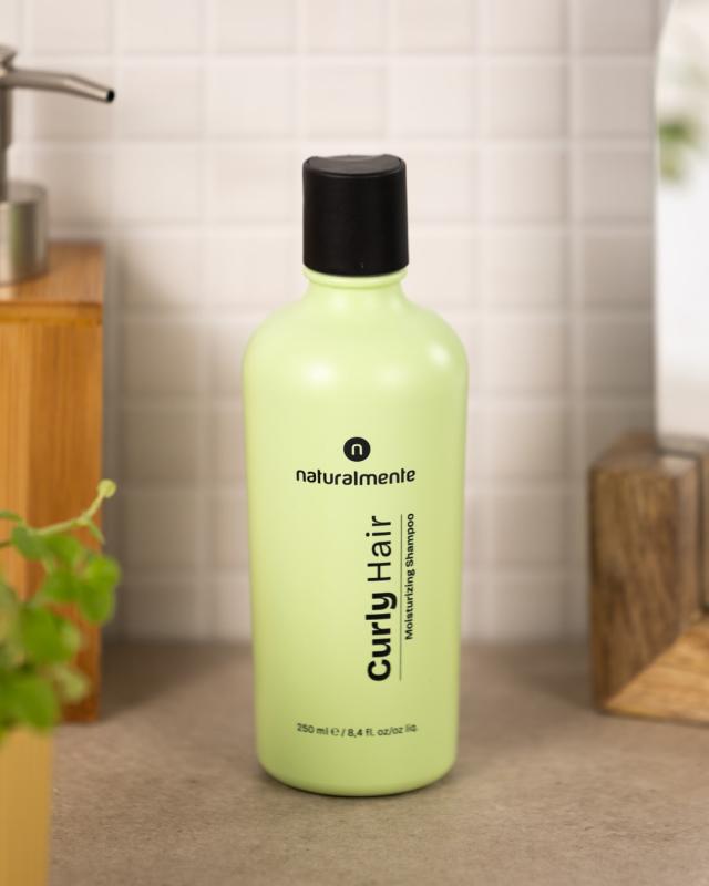NATURALMENTE MOISTURIZING SHAMPOO - Curly Hair - 